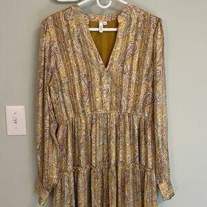 Elegant Gold Long-Sleeve Gown (size M)